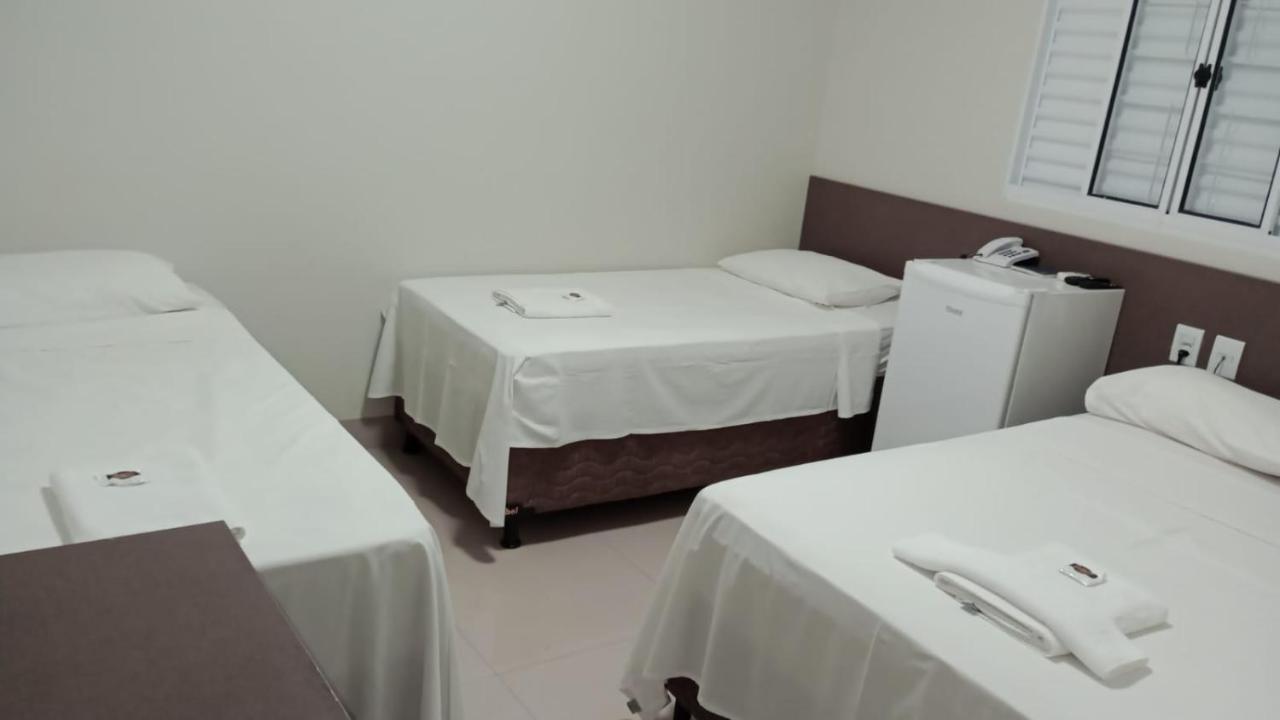 Hotel Plaza Pontes e Lacerda Esterno foto